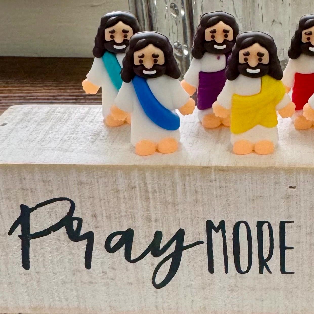 Christianartworkshop 5/10/20/30pcs We All Need A Little Jesus Figurine – A Touch of Divine Presence Father's Day Gift