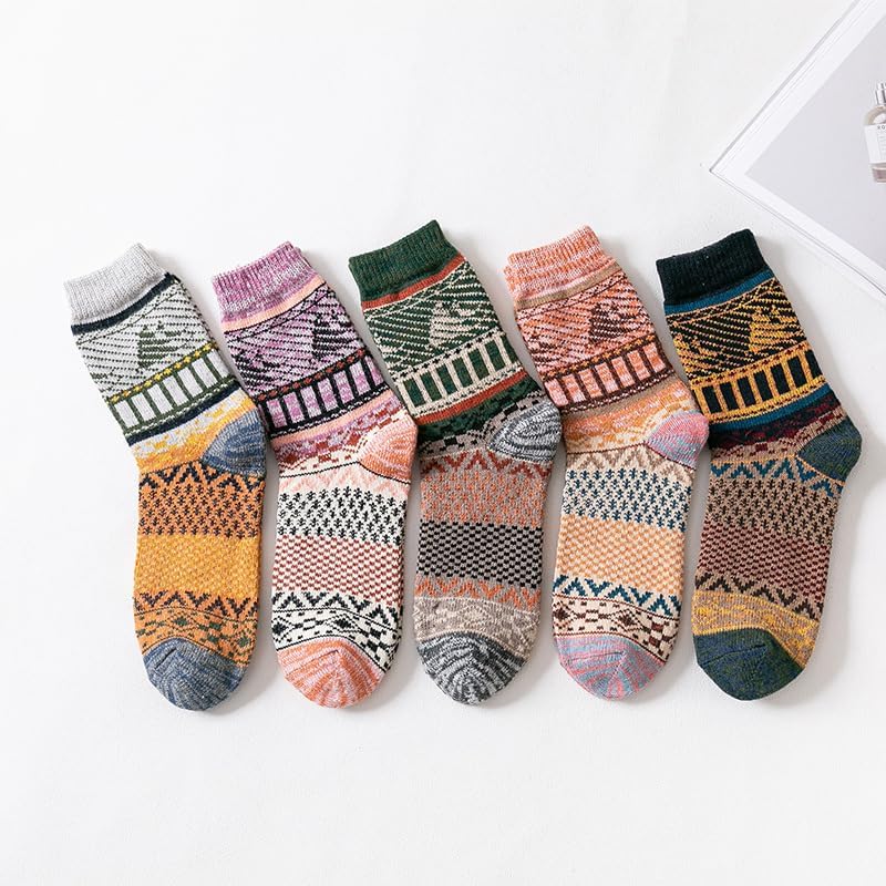 5Pairs Free Size Fuzzy Socks Soft Wool Crew Warm Socks for Women Winter Multicolor Christmas Womens Winter Socks Gift Box