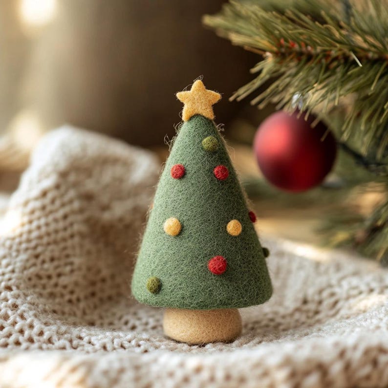 Handmade Wool Felt Christmas Tree: Mini Holiday Desk Decor